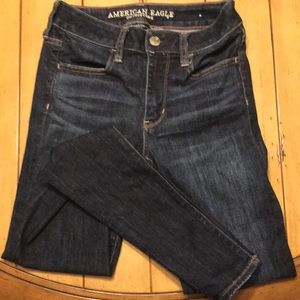 AE Hi-Waisted Jeans